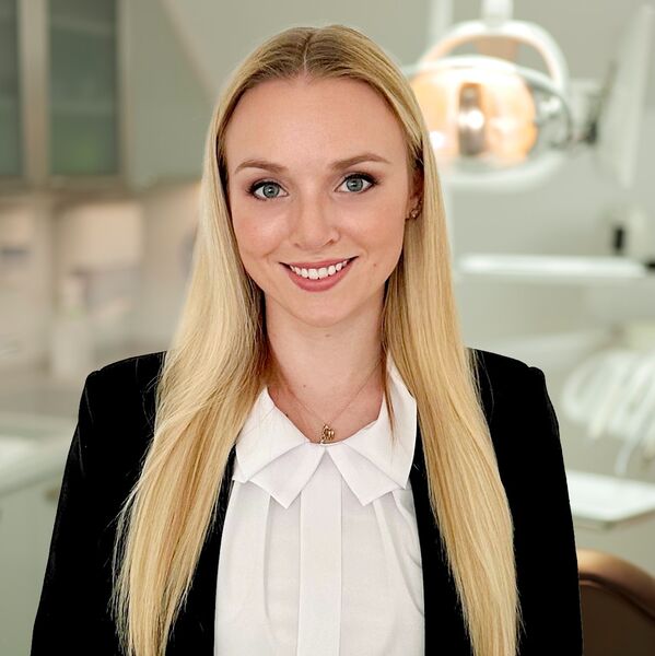 Dr Alexandra UHRIN
