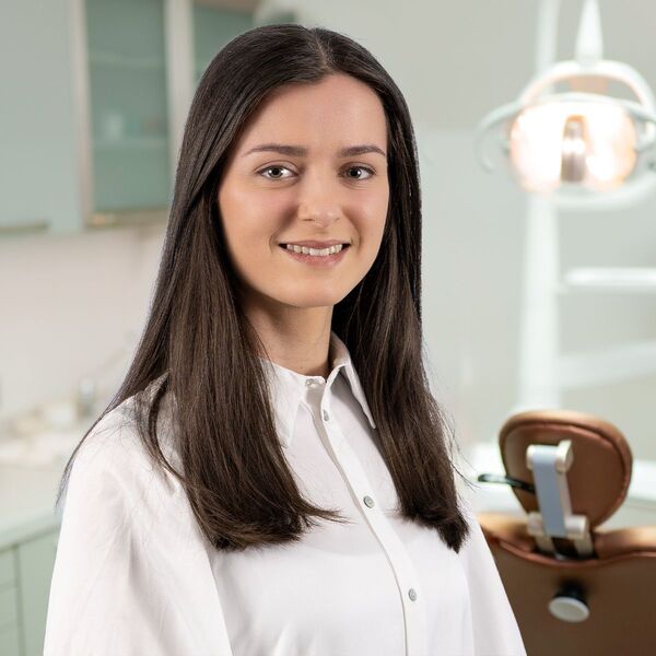 Dr Réka TÓTH